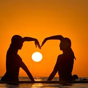 Meet your Posher, Posh